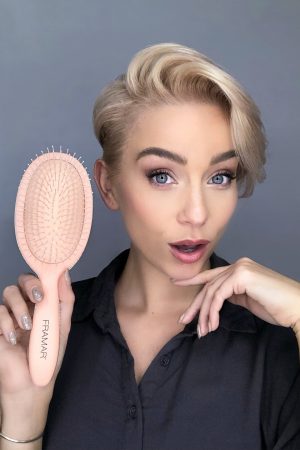 DETANGLING BRUSHES