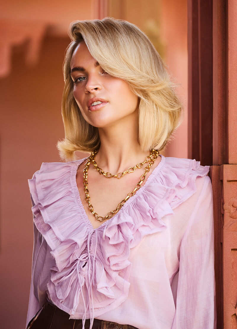 BLONDE and BRIGHT - Image 3